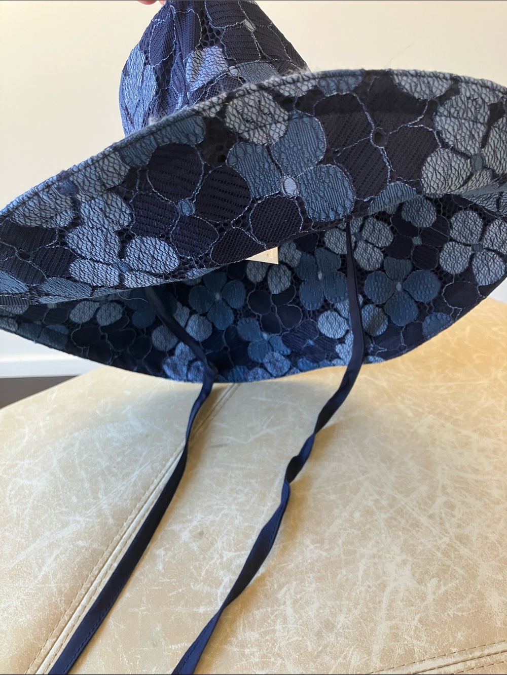 FREE PEOPLE Molly Blue Tones Floral Bucket Hat Wide Brim Chin Ties OS NWOT - Picture 4 of 6